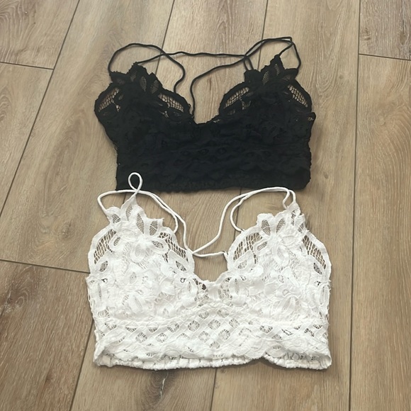 NWOT Sz M Set of 2 Free People Lace Bralettes - 1 Black & 1 White - Picture 1 of 6